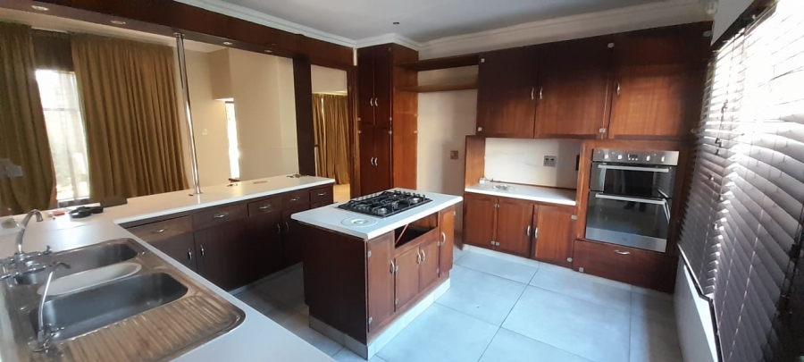 To Let 4 Bedroom Property for Rent in Flamwood North West